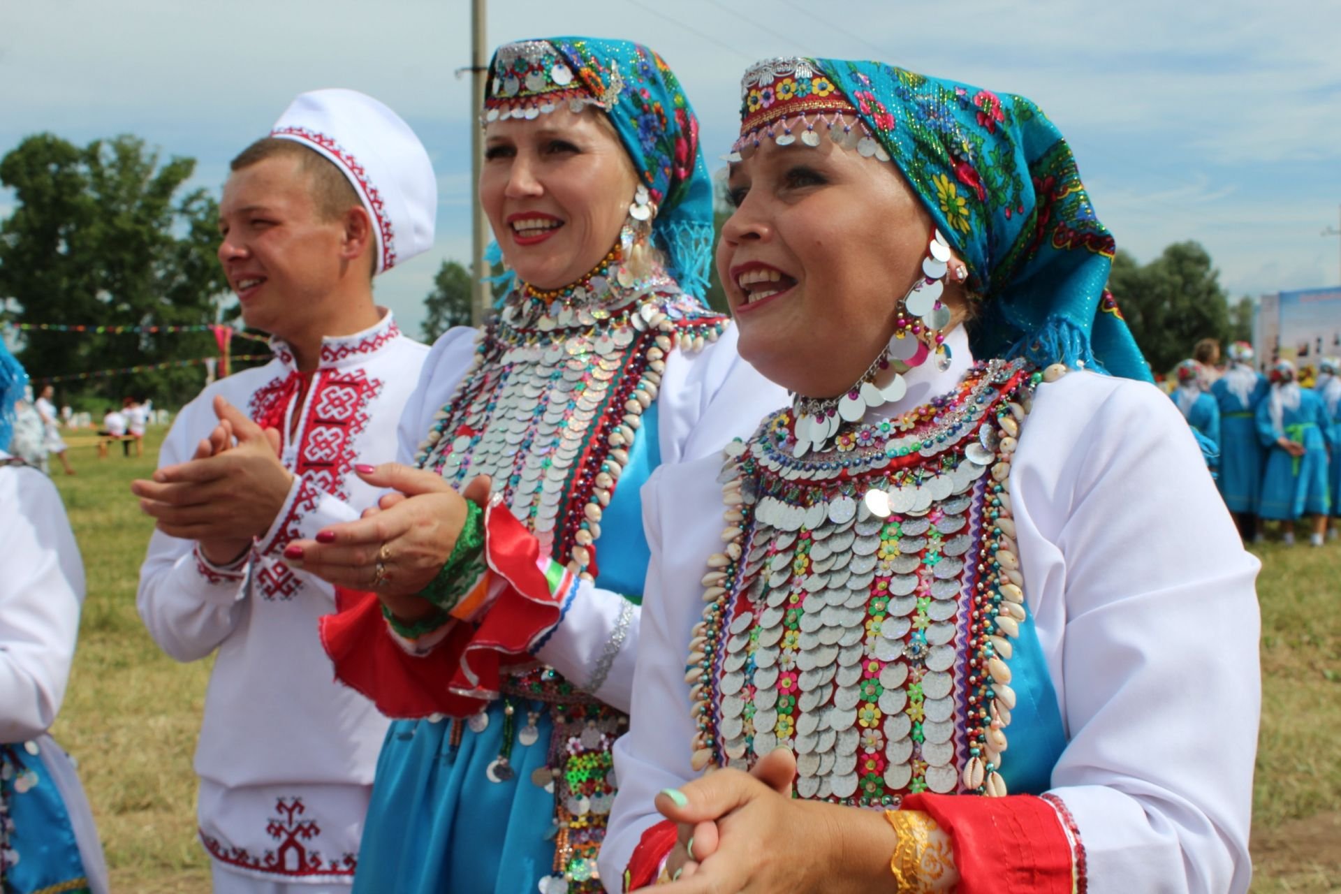 Марийская свадьба. Марийская свадьба картинки. Марийцы Свадебные торжества. Марийский танец восьмерка картинки.