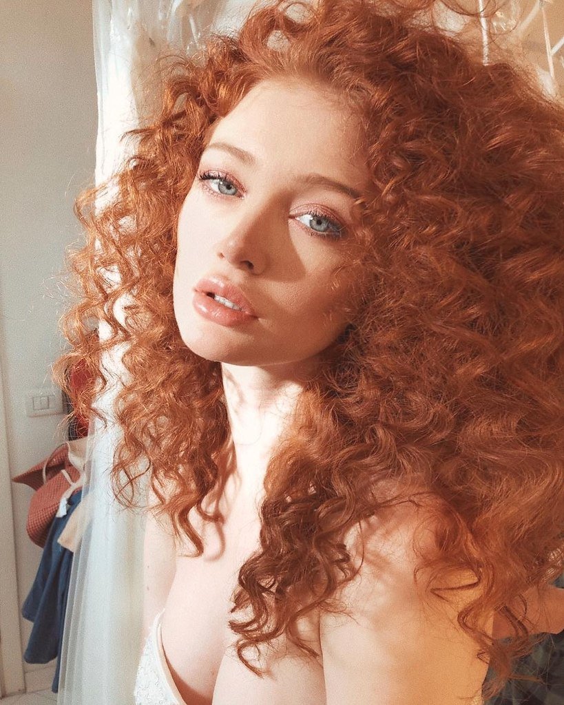 Анджелина Мишель