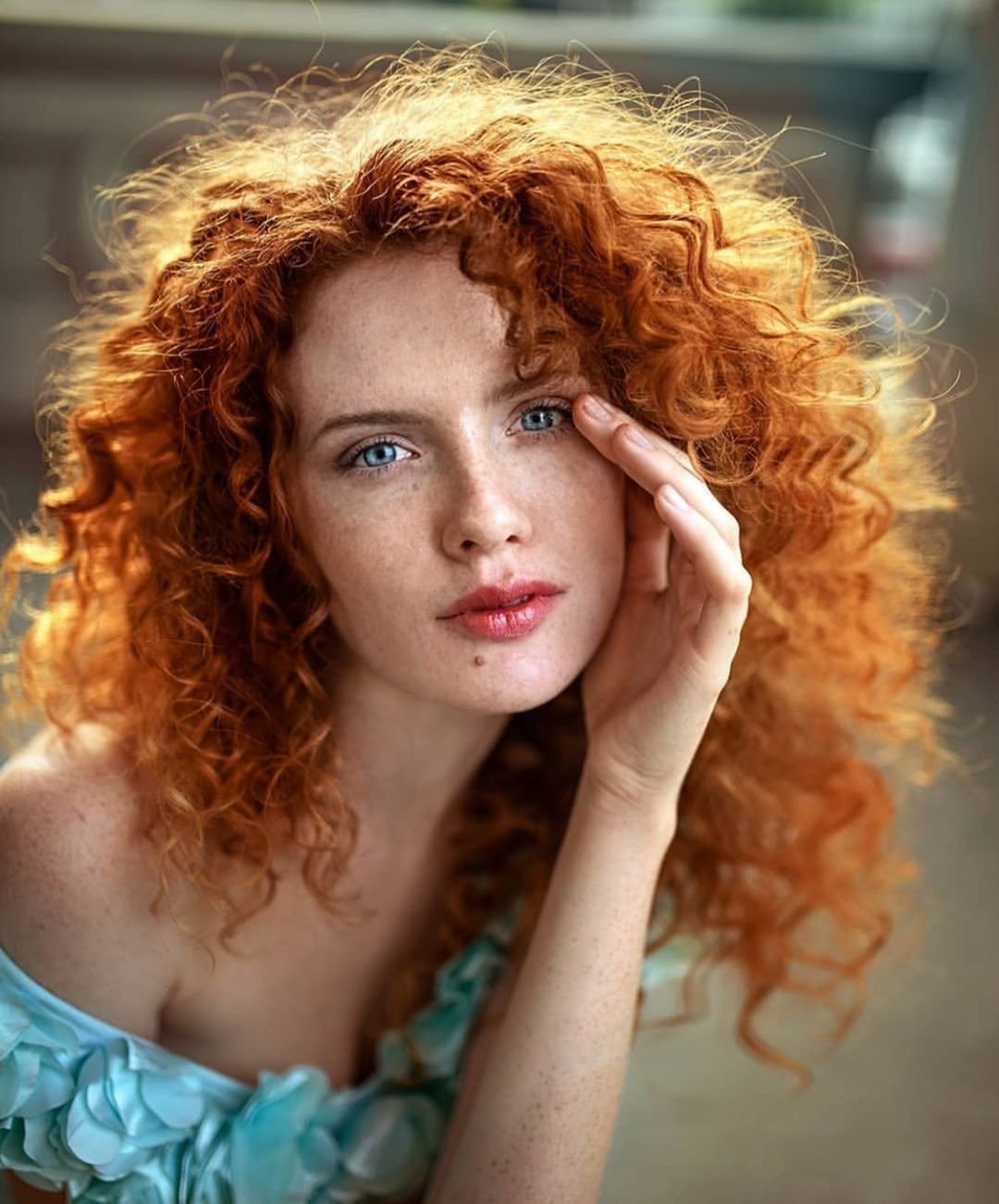 Полина Белявина рыжая кудряшка