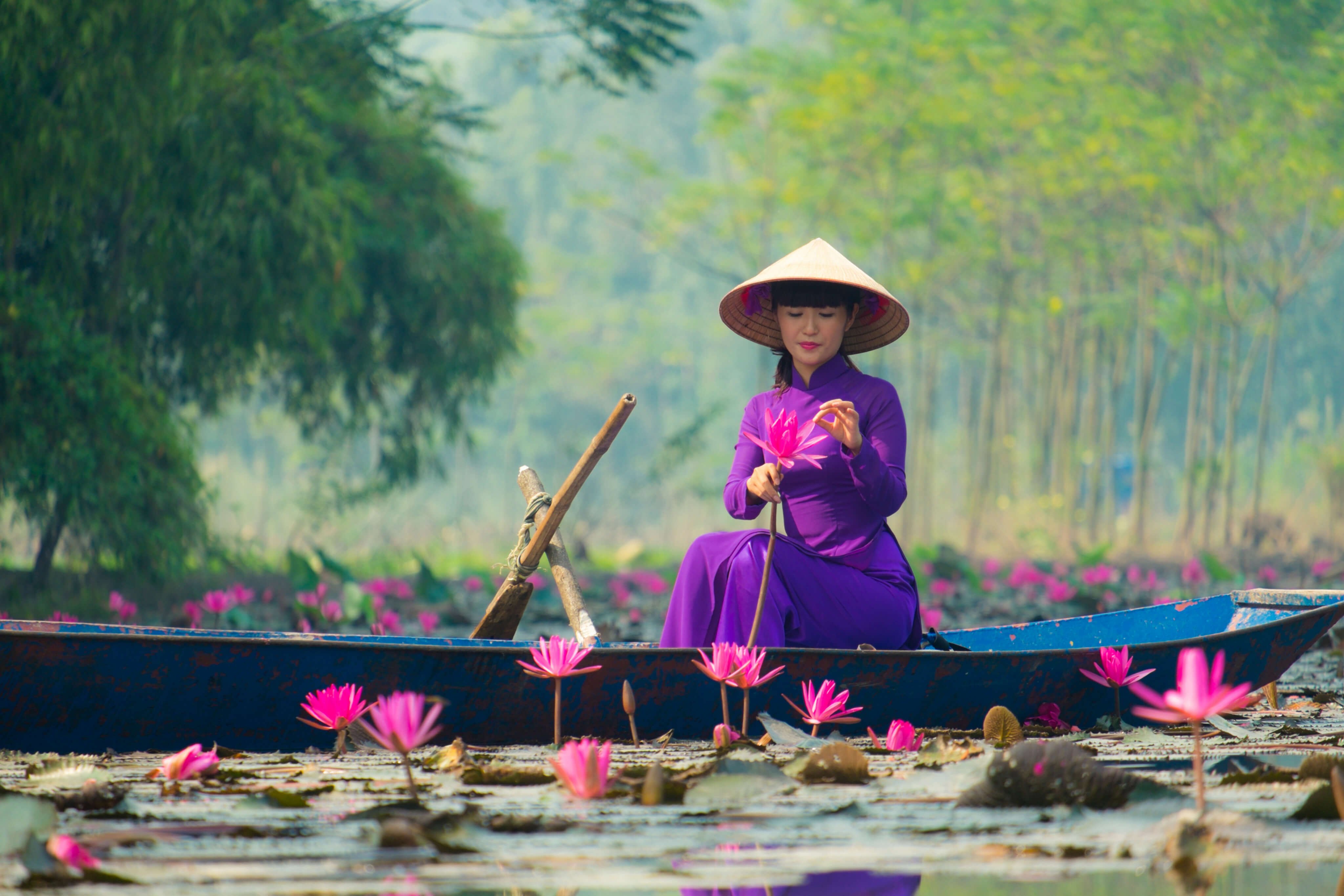 Тема вьетнамской. Вьетнам вьеты. Quang Binh Вьетнам. Вьетнам колорит. Вьетнамские девушки.