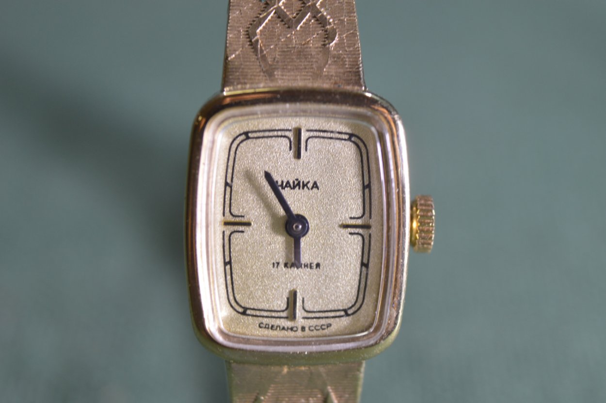 Часы Чайка кварц s69715