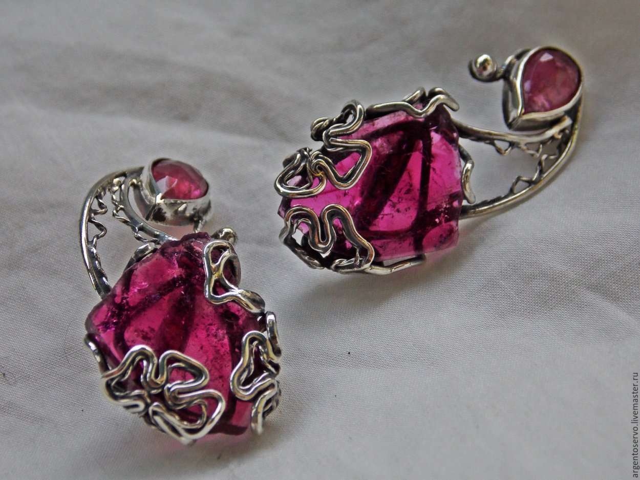 Серьги из серебра с фианитом синт. И рубином Teosa e-drgr00507-RB