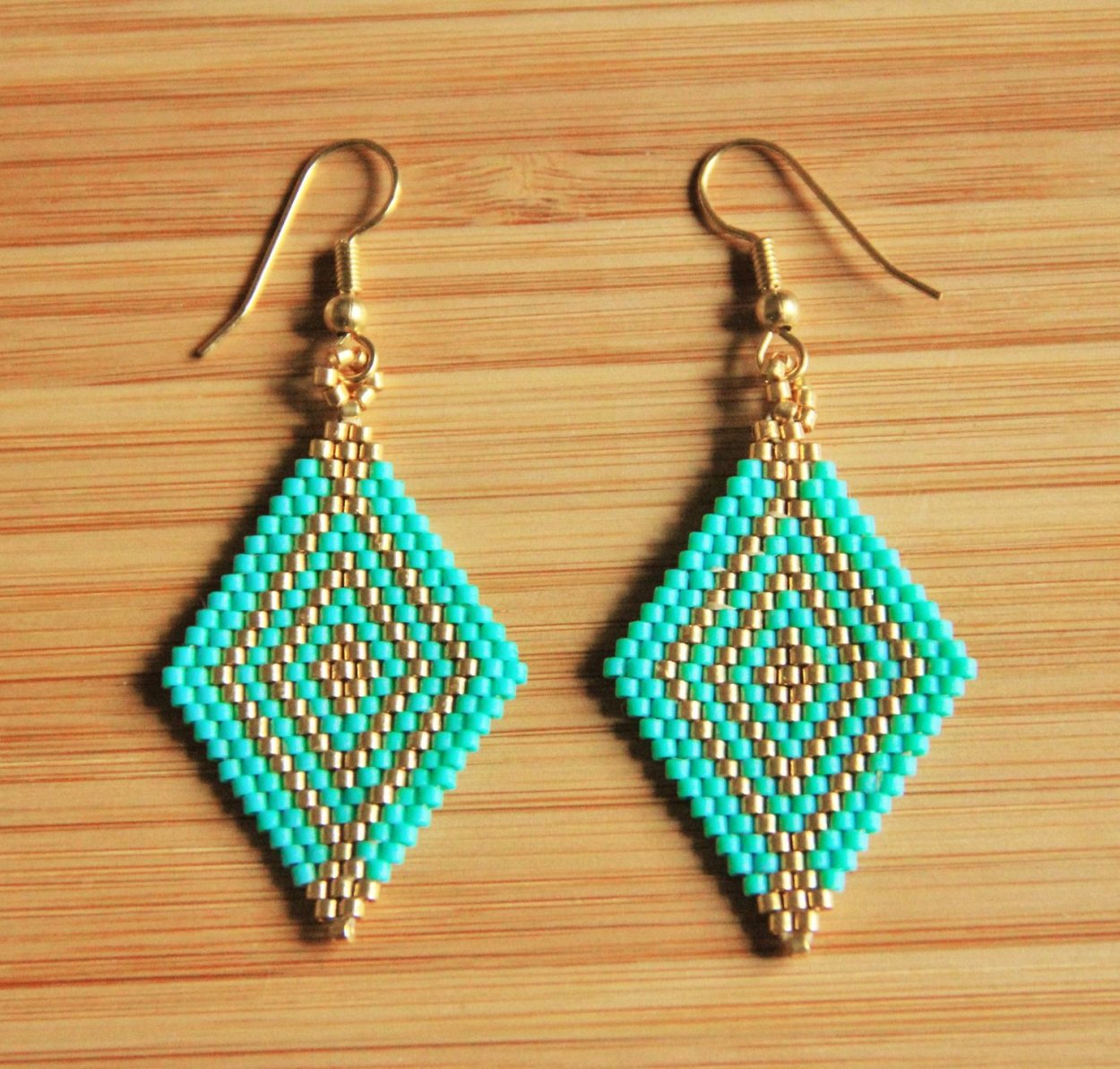 Сережки из бисера детские