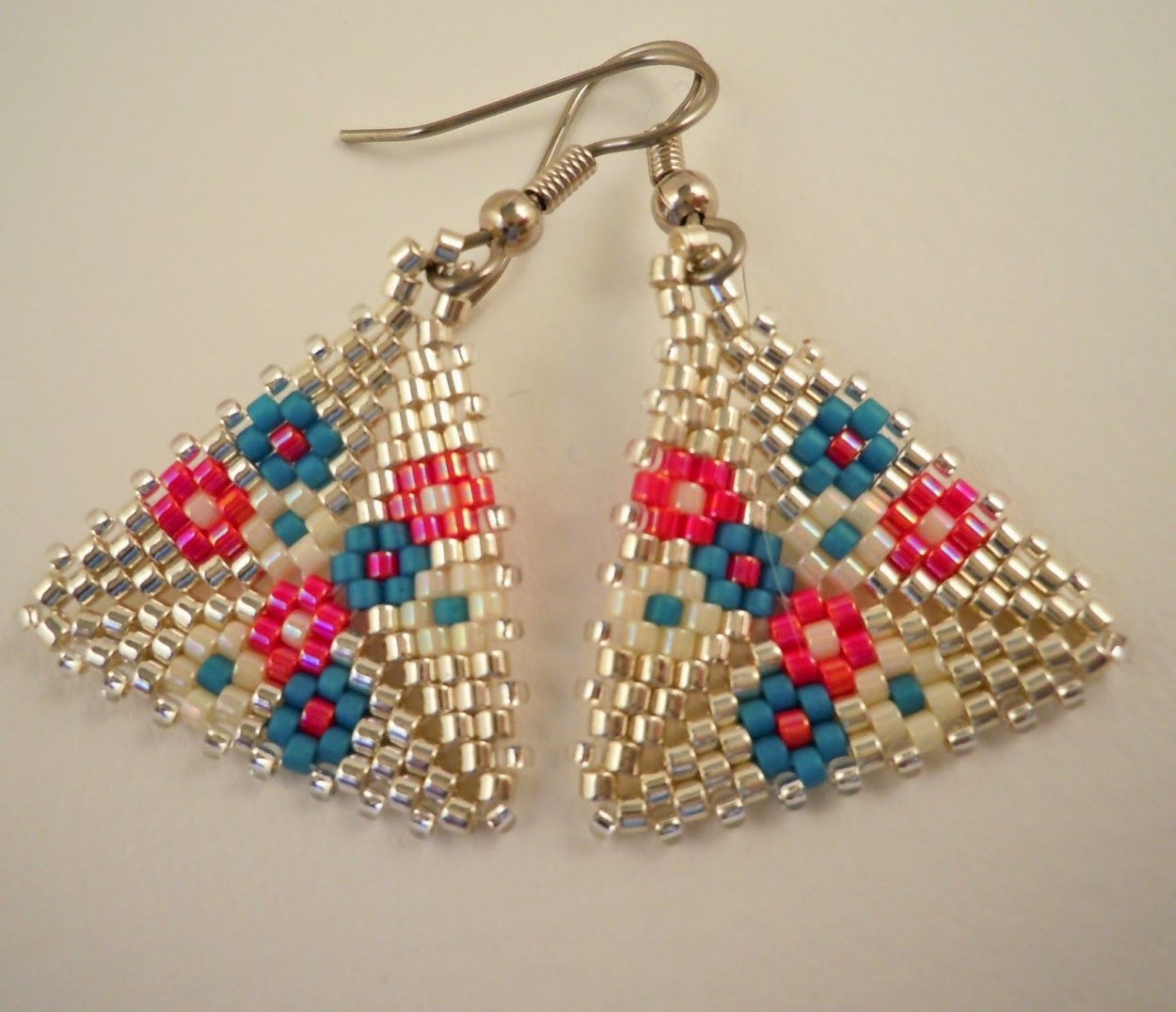 Серьги из бисера объемные