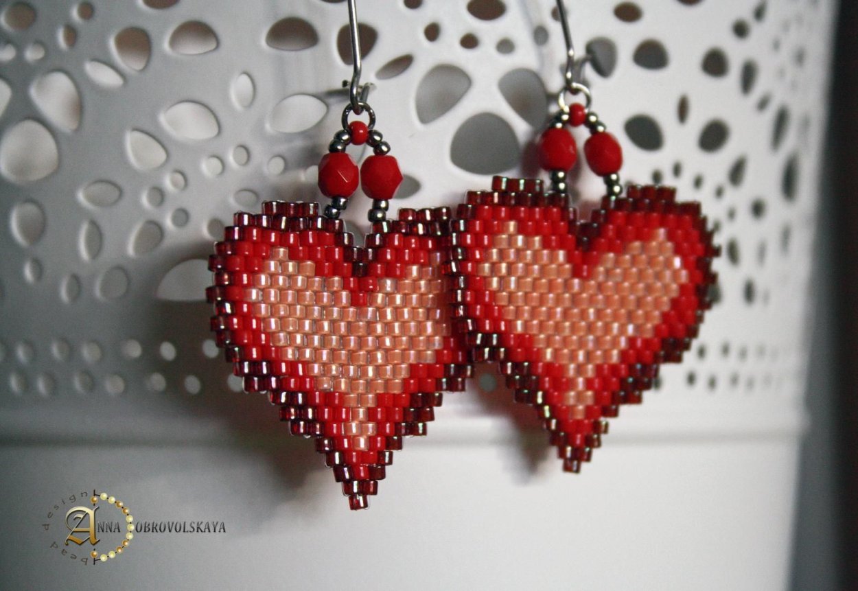 Серьги из бисера ночь