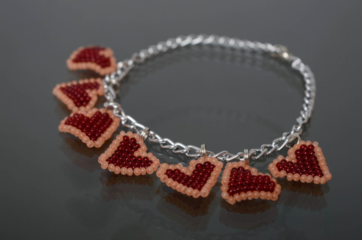 Серьги из бисера сердце