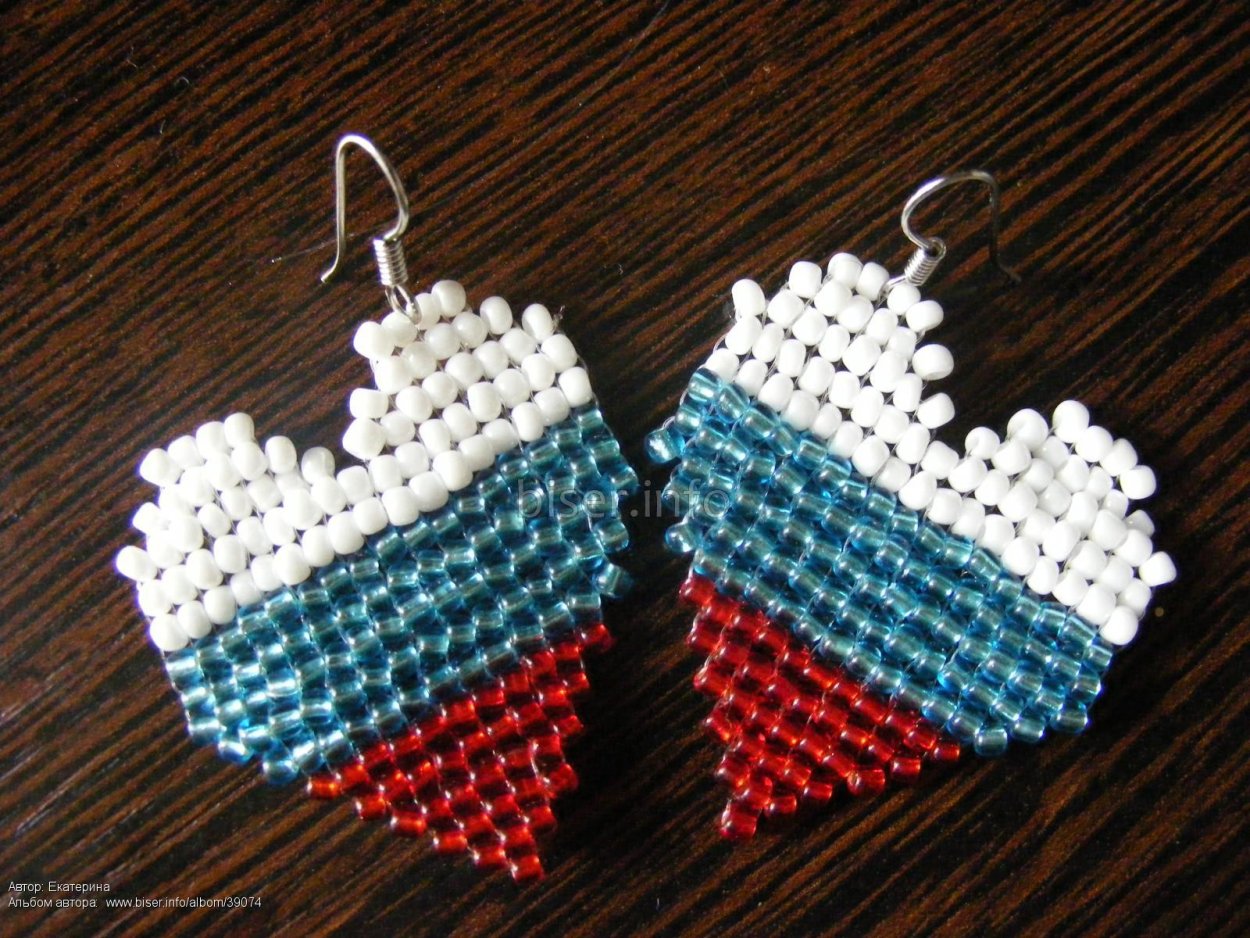 Серьги из бисера в виде сердца