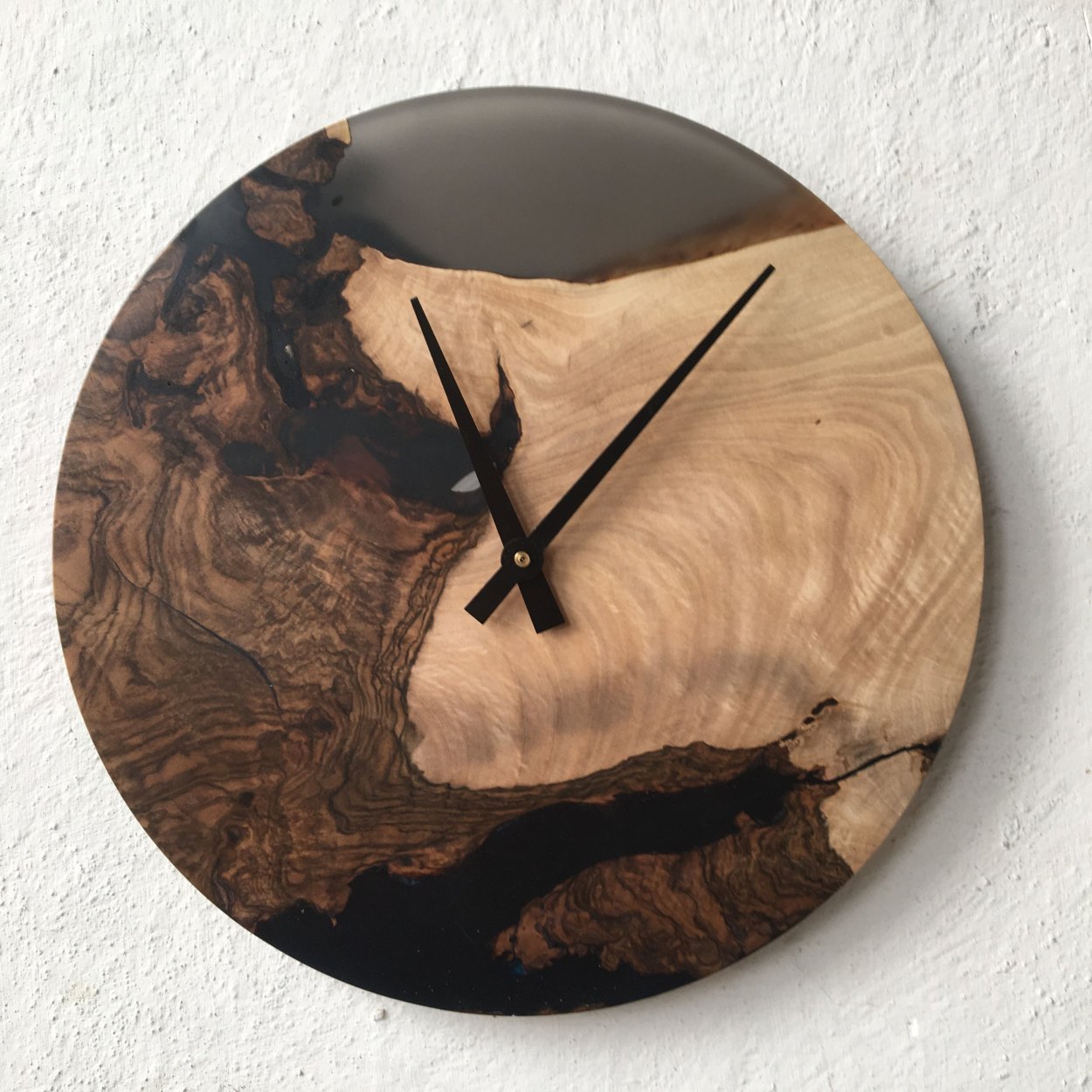 Дизайнерские часы Epoxy