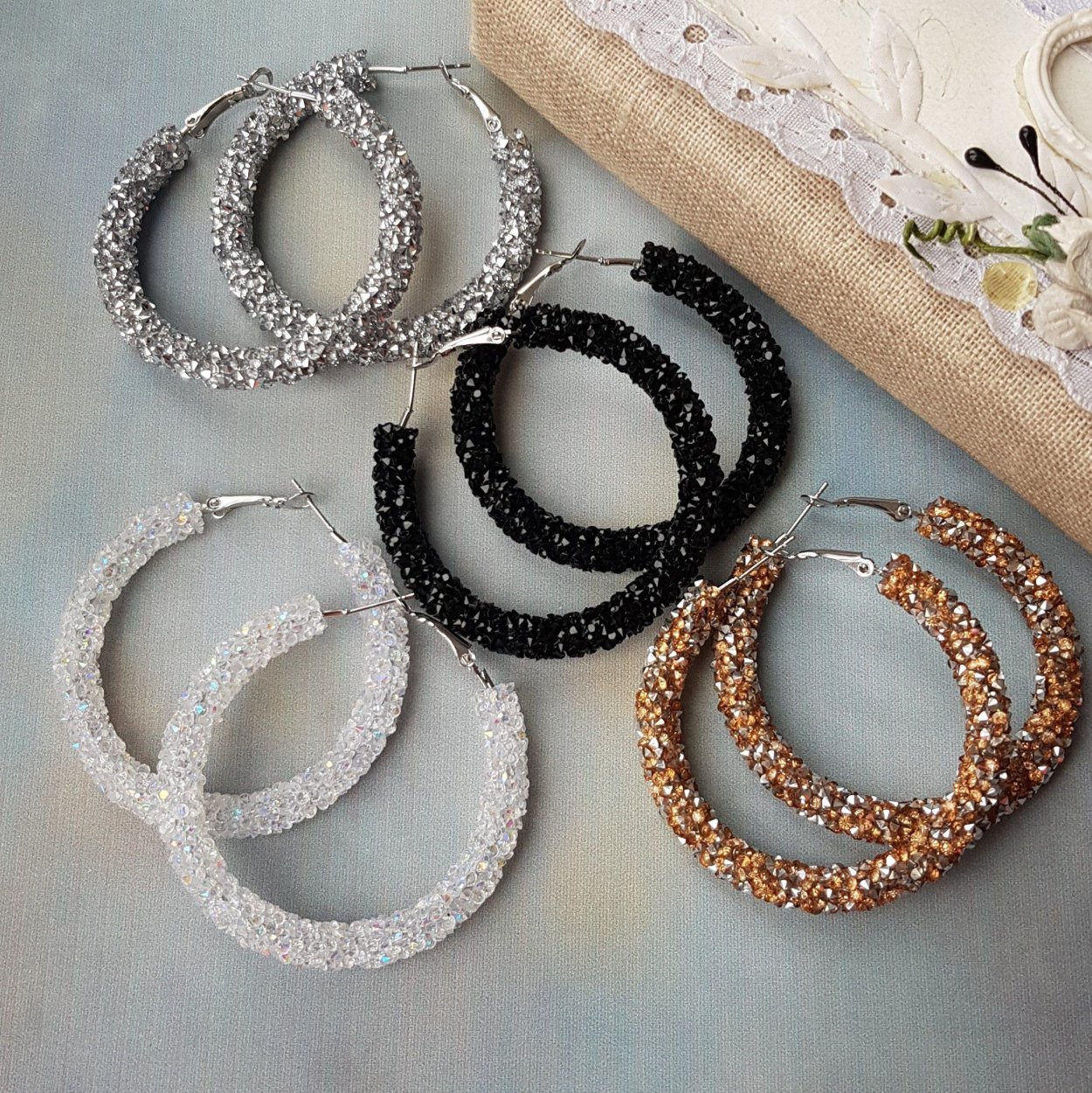 Серьги кольца из бисера