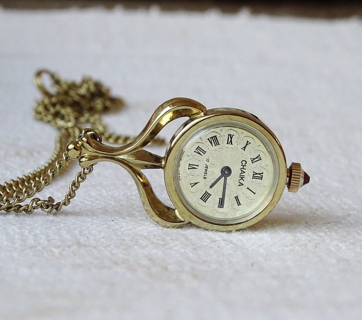 Часы MAKTIME золотые женские