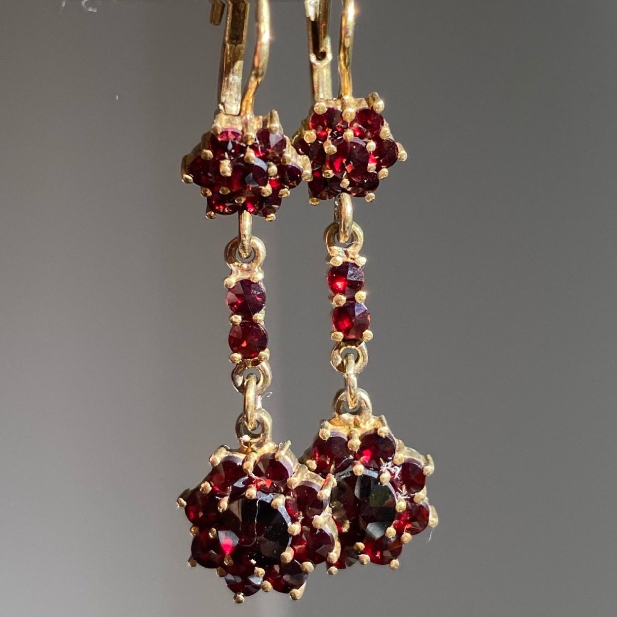 Серебряные серьги с гранатом 01e838gr