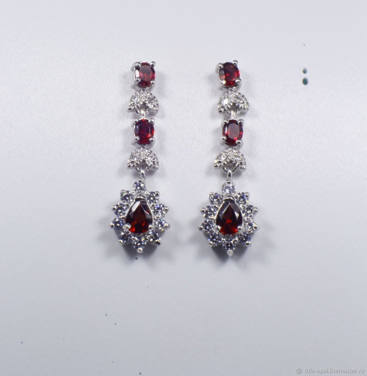 Серьги с гранатами e01-д-35577-ПК