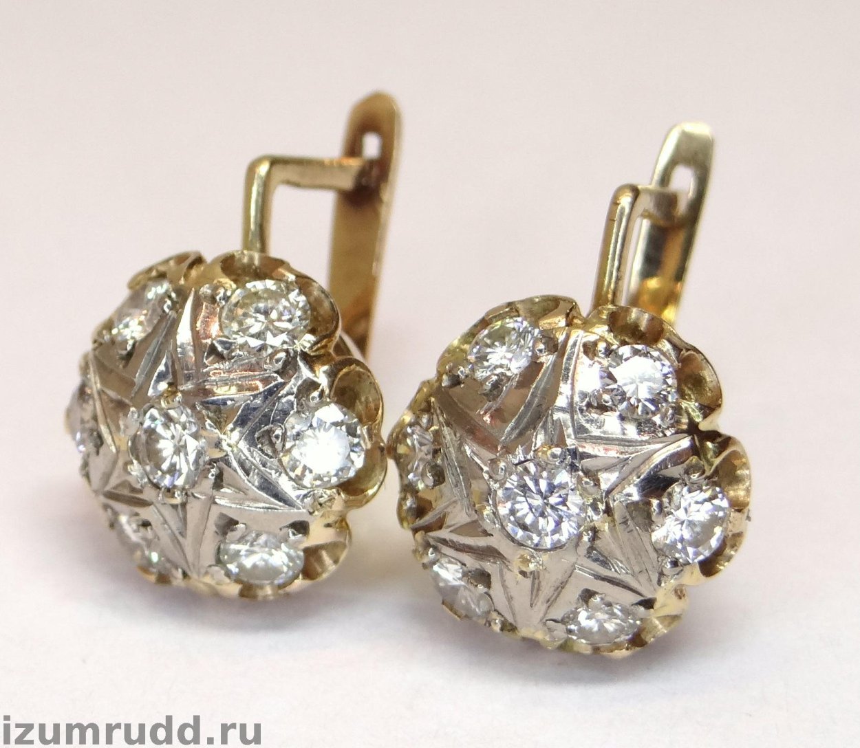 Серьги персикового цвета