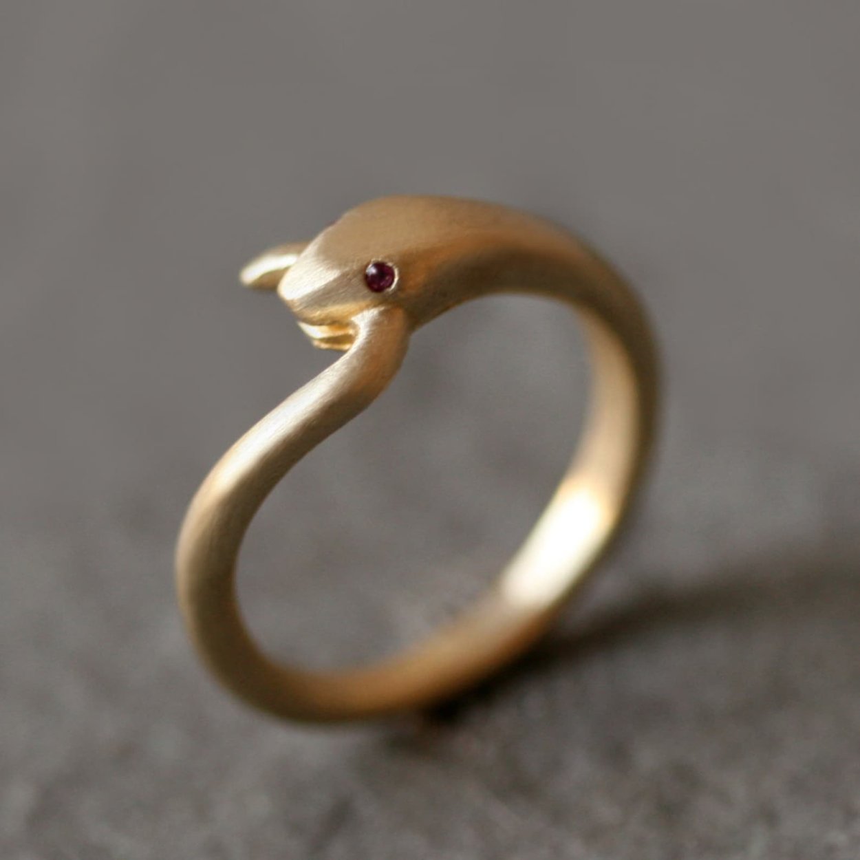 Кольцо со скорпионом женское золотое