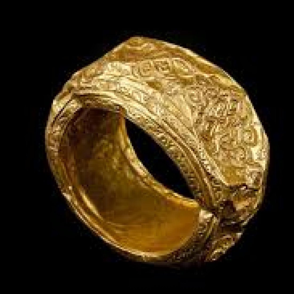 Старинный золотой перстень 11век
