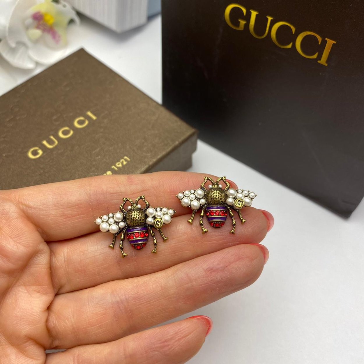 Пчелка Gucci брошь