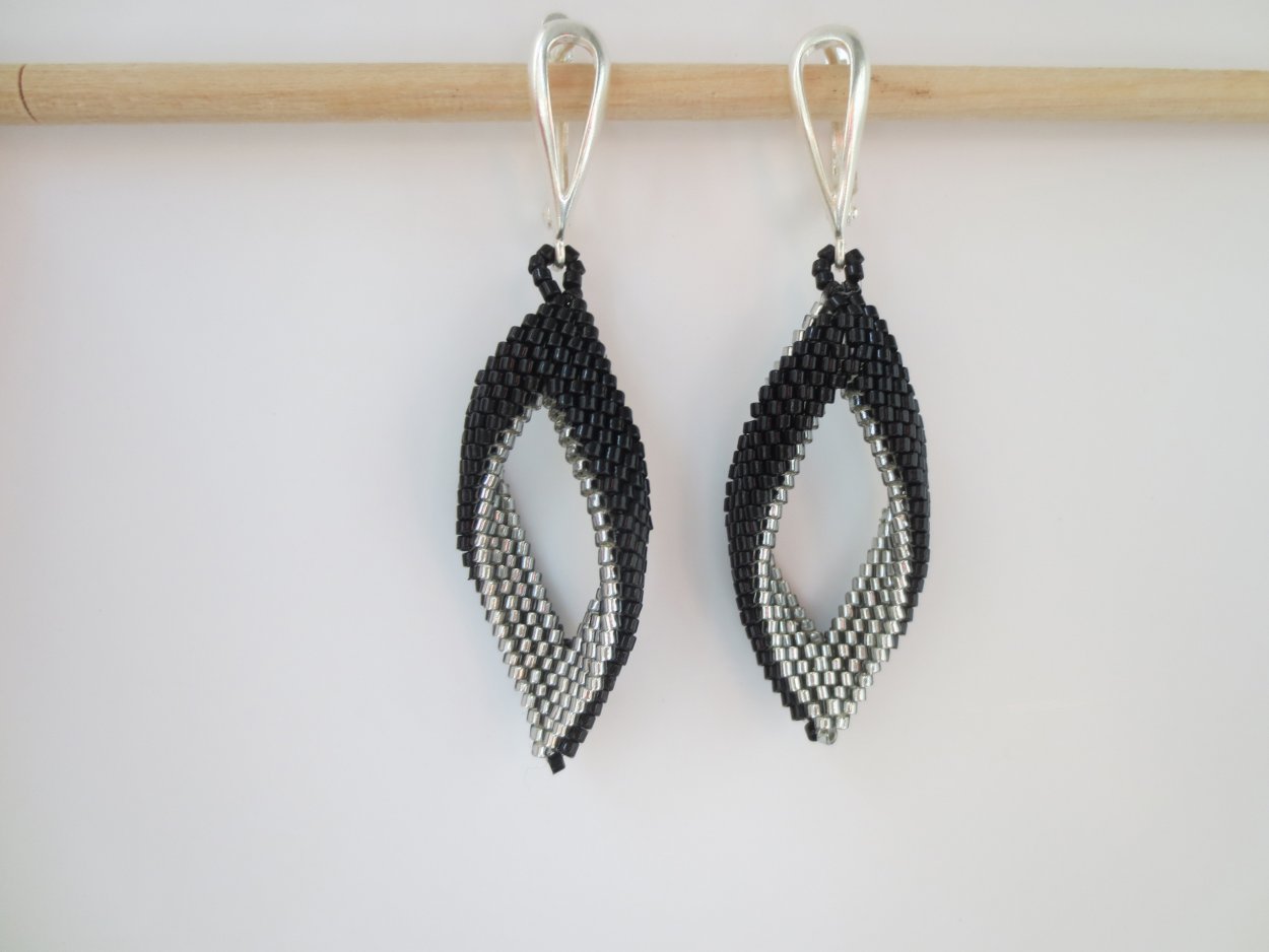 Серьги из бисера с бахромой