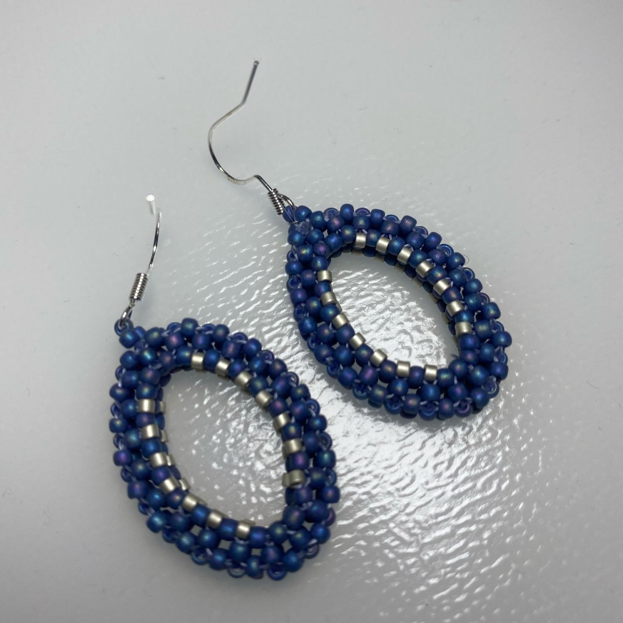 Серьги из бисера объемные