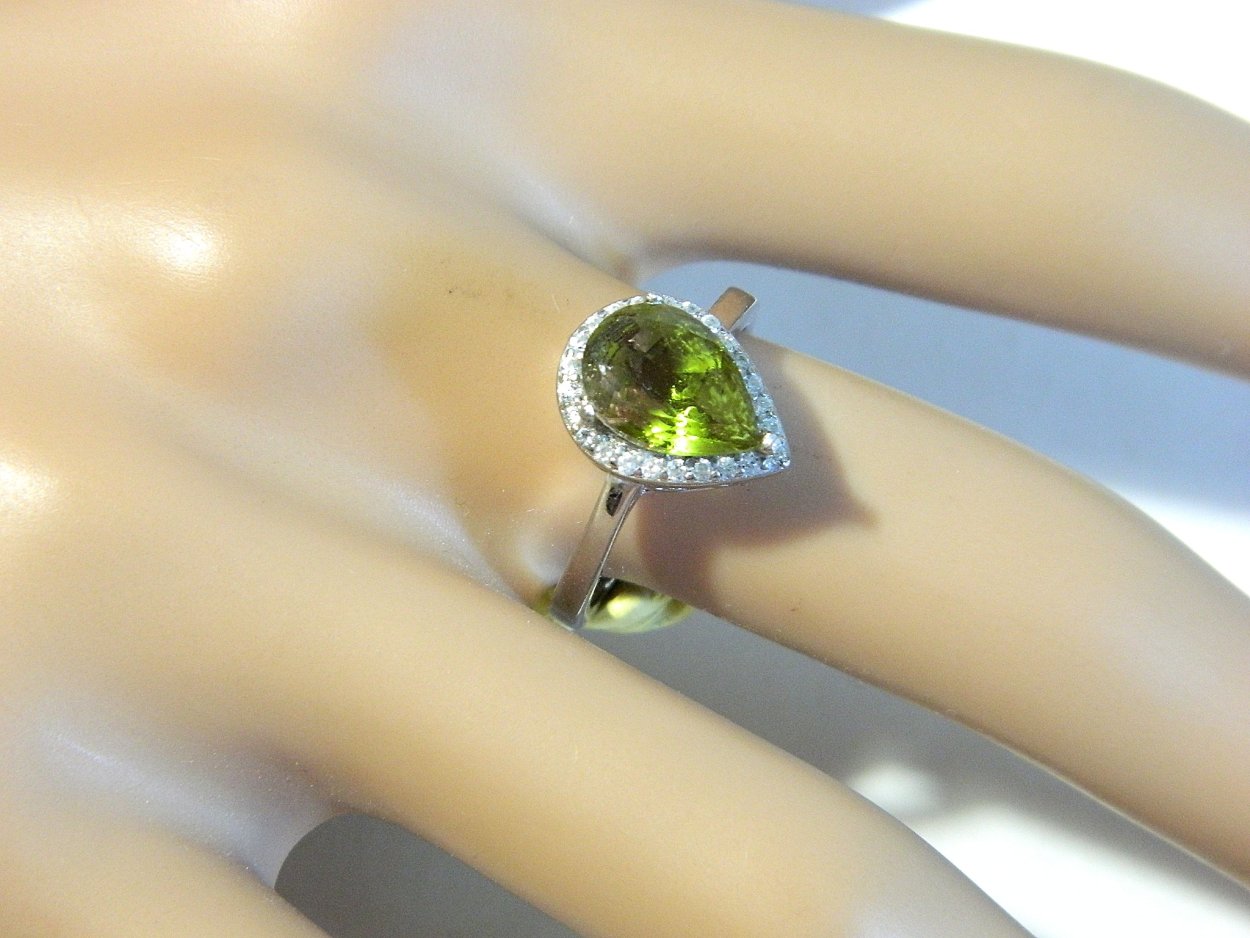 Султанит в серебре