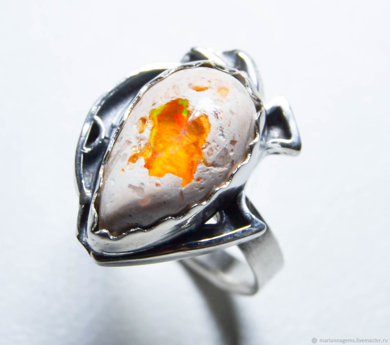 Серьги с огненным опалом