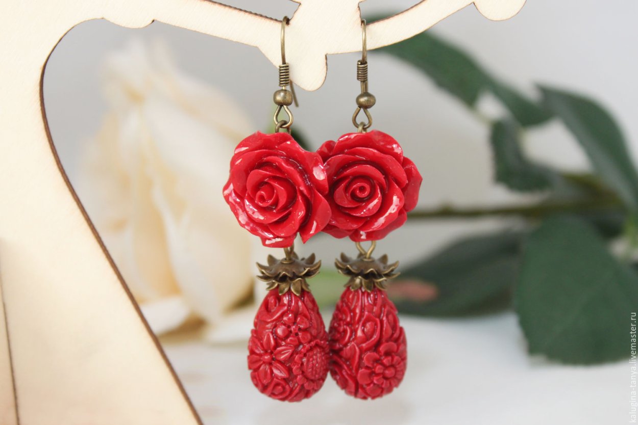 Серьги из коралла