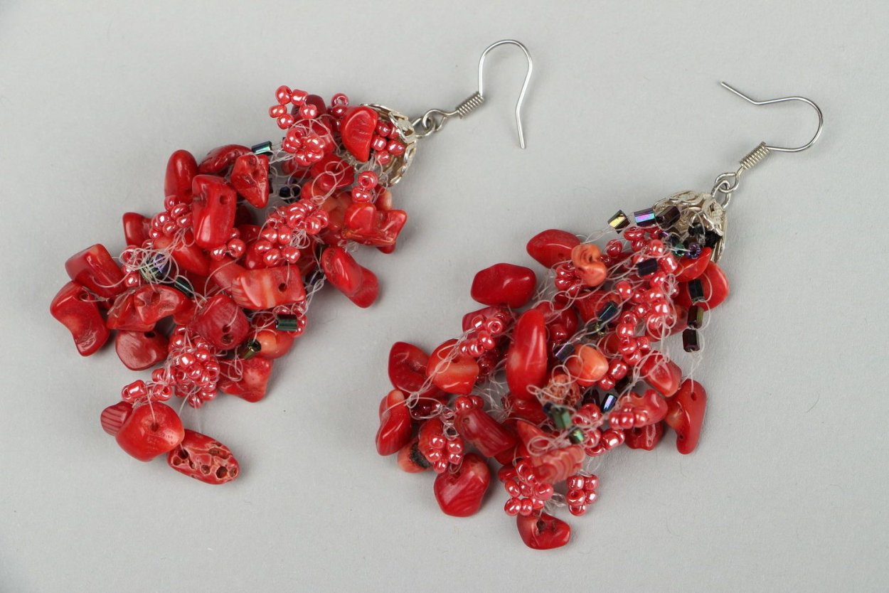 Серьги из коралла