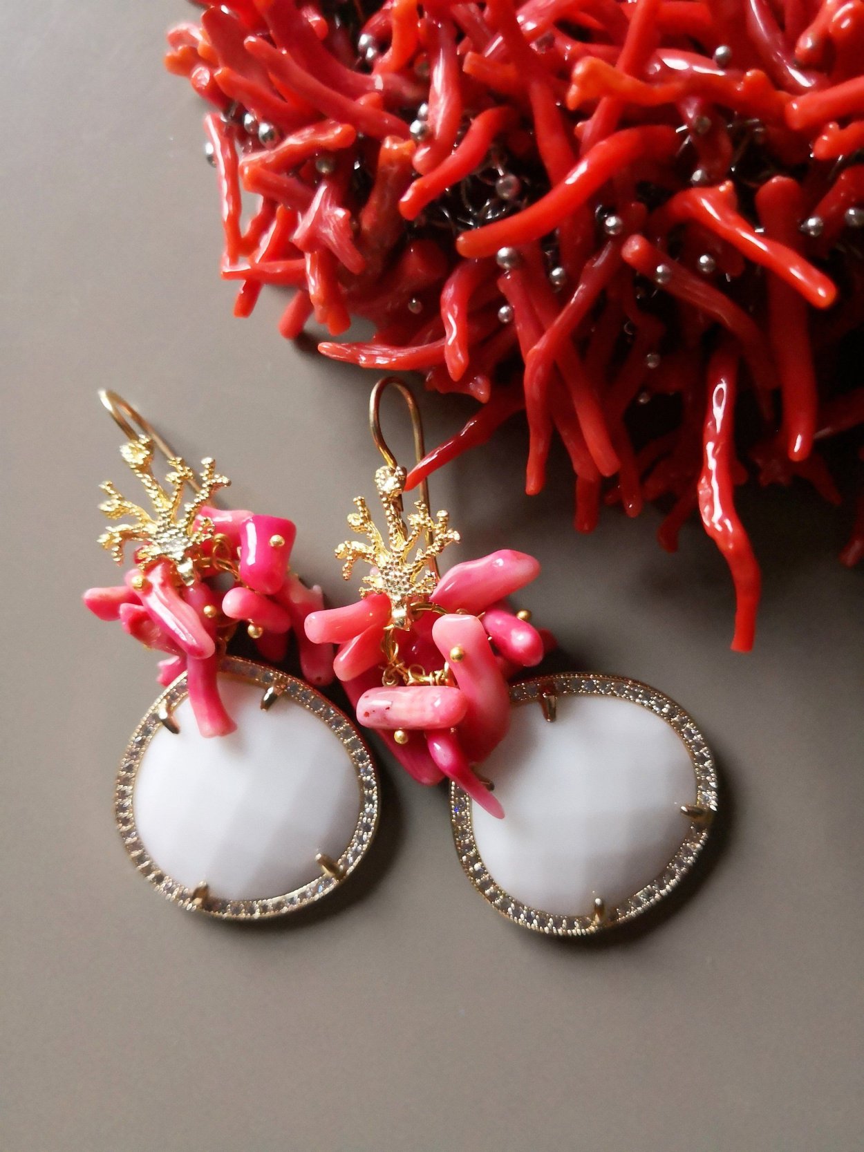 Серьги из розового коралла