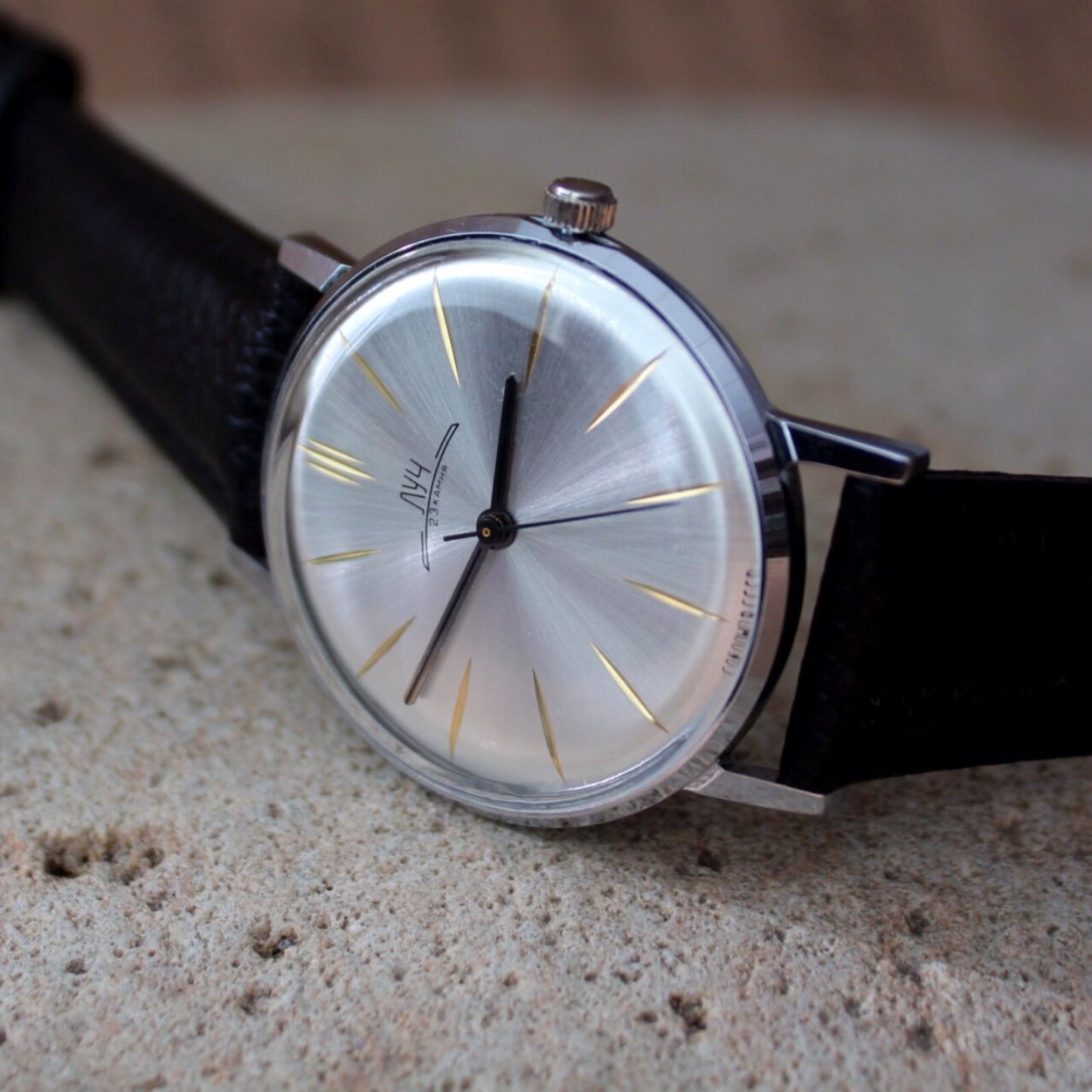 Женские часы Luch Quartz