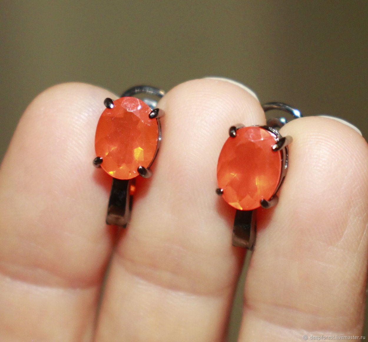 Серьги из огненного опала
