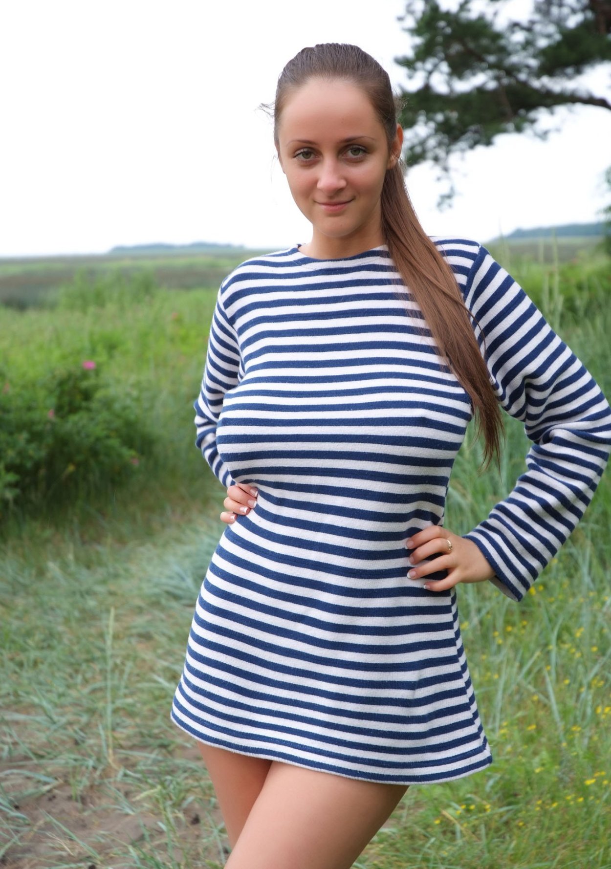 Eekat Melony в платье
