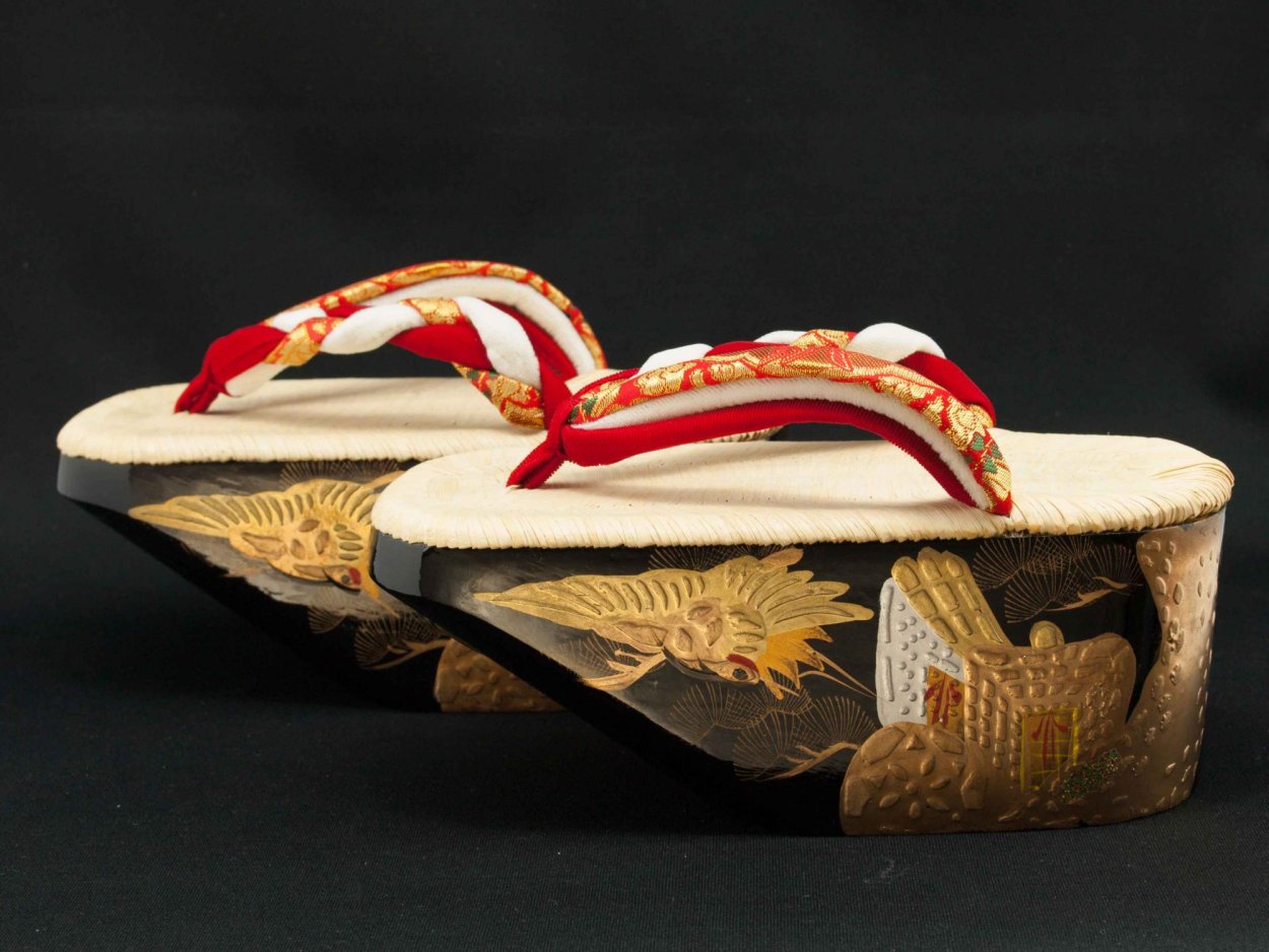 Японская традиционная обувь