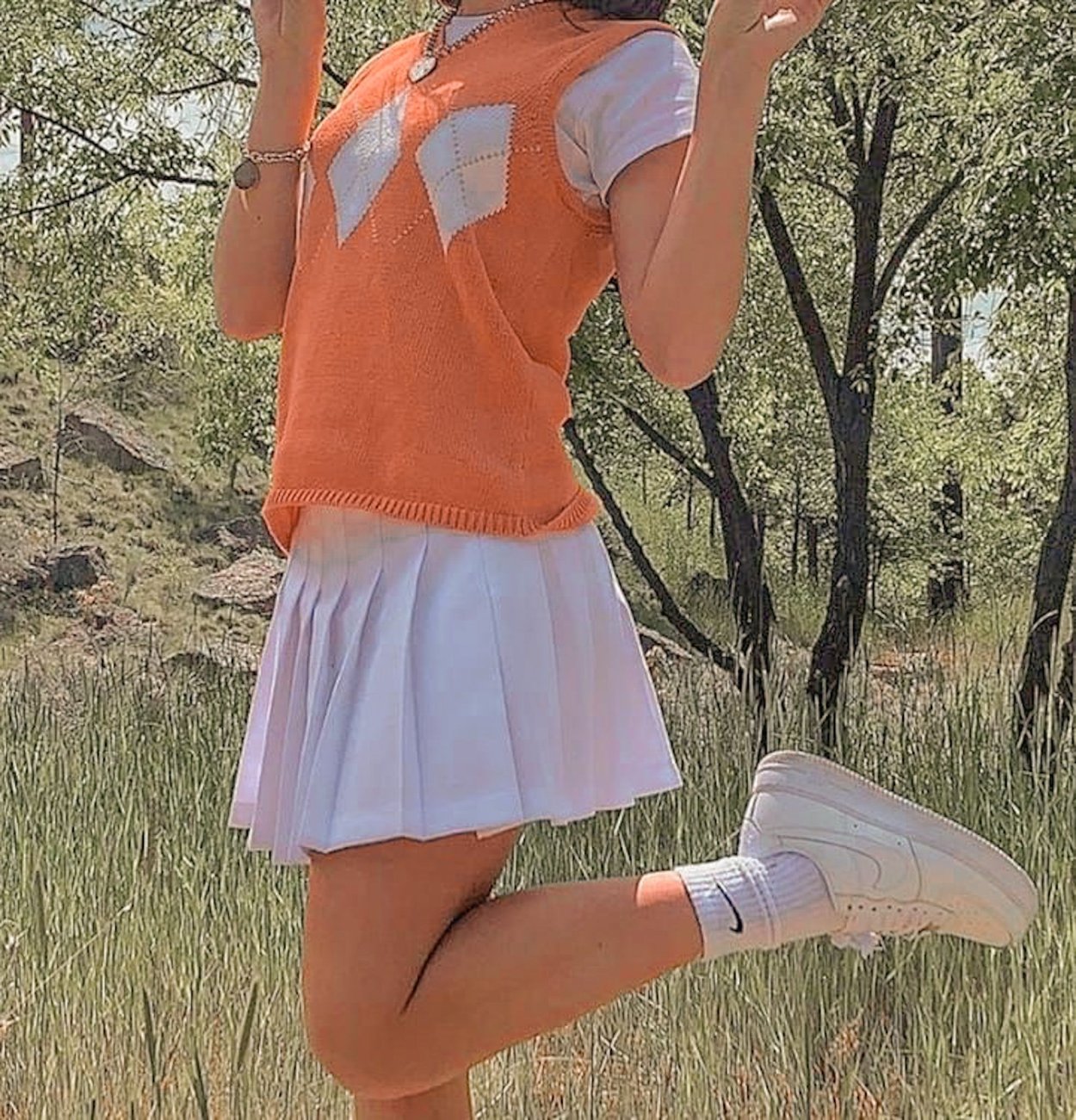 Лук с теннисной юбкой