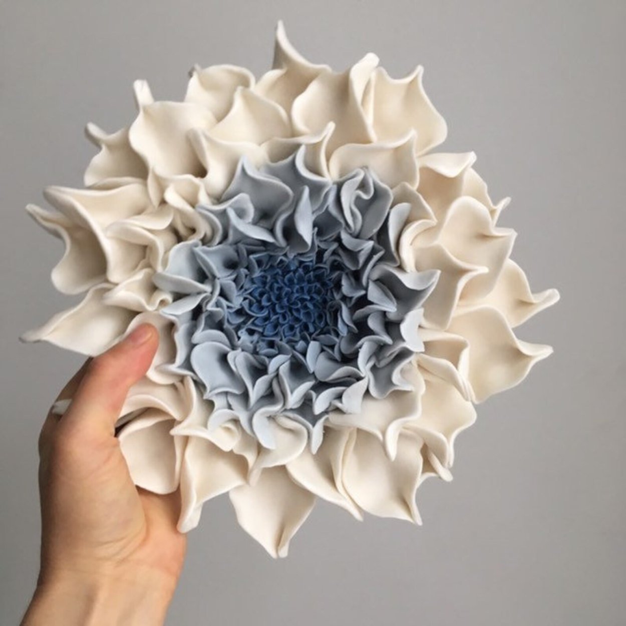 Lena Liu's beautiful Garden ''the Iris Garden'' Bradford Exchange Plate 3-d 1994