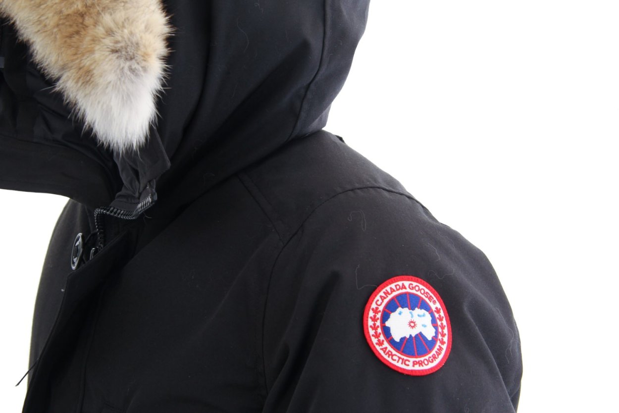 Куртка Canada Goose с эмблемой на спине