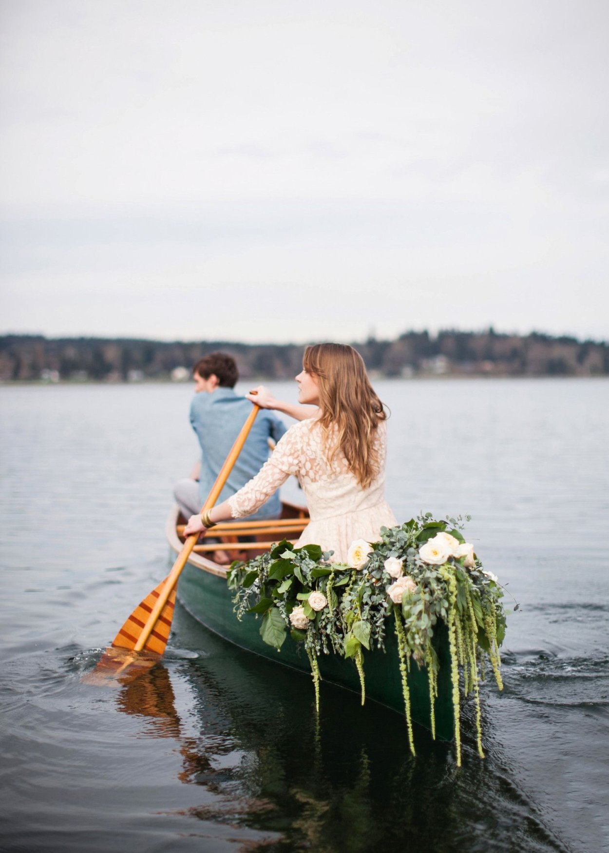 Невеста в лодке