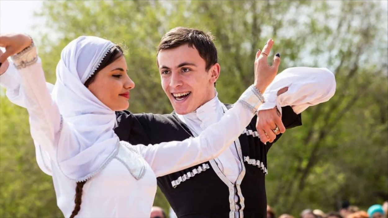Танцы и традиции чеченцев