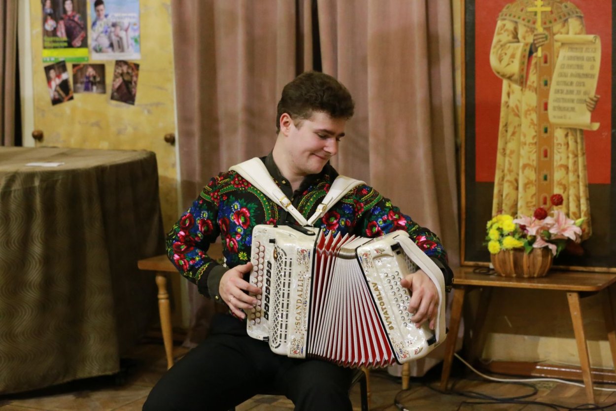 Святослав Шершуков гармонист