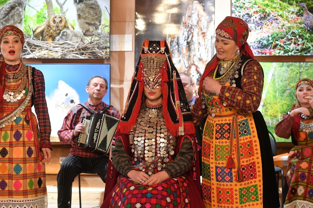 Свадебный наряд удмуртов