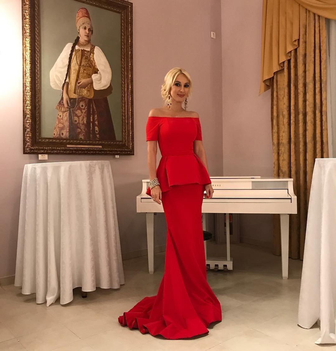 Ведущая на свадьбу