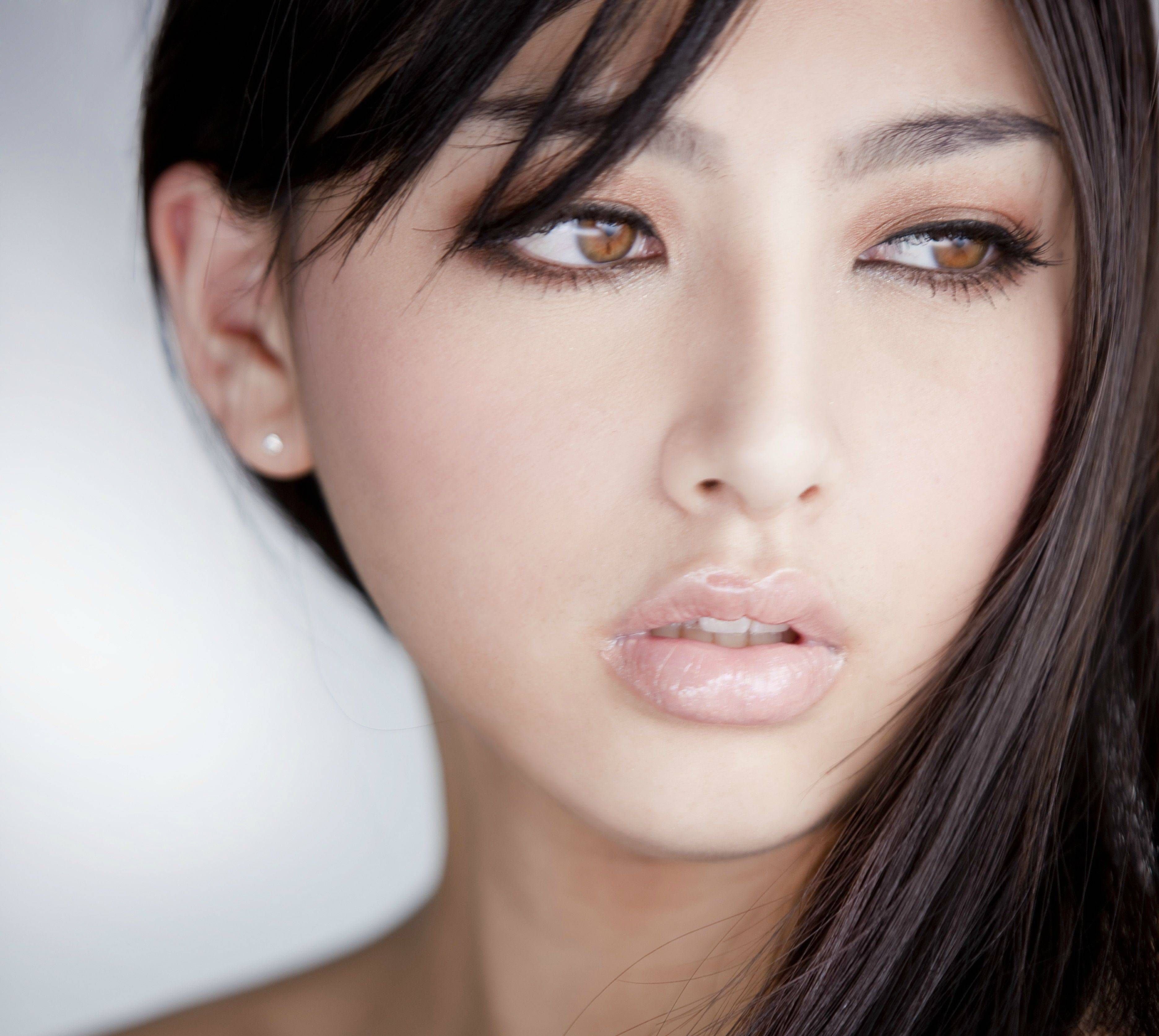 Лицо красивой азиатки. Красивые девушки азиатской внешности. Азиатская внешность девушки. Красивое азиатское лицо. Красивые лица азиаток.