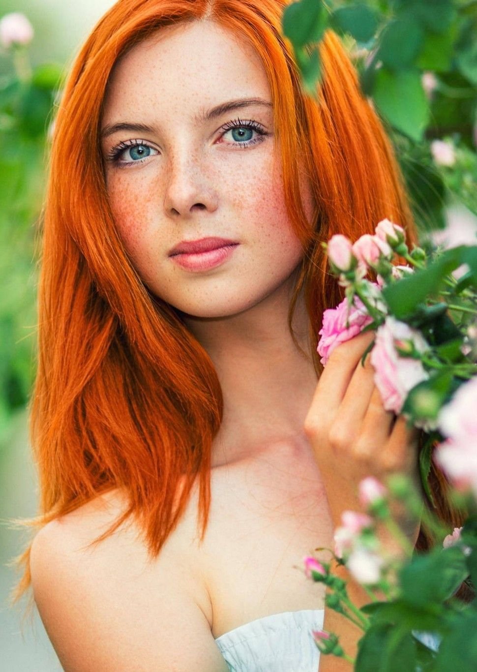 Redhead german. Ева Элфи рыжие волосы. Фрэнсис Кумб рыжая. Эрин рыжеволосая. Рыжеволосая Катрин ирландка.