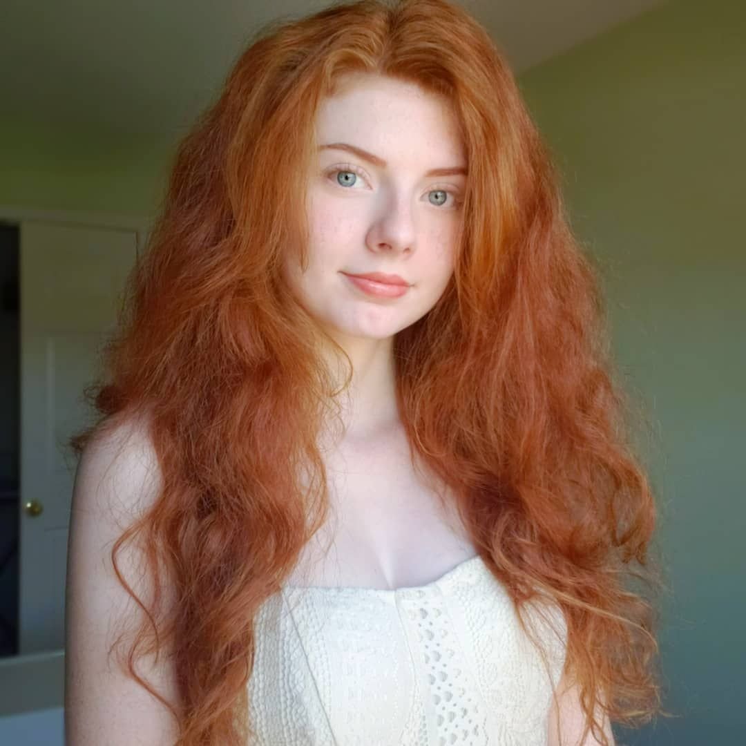 Ева Элфи рыжая