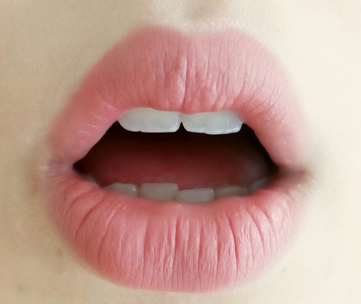 Приоткрытые губы