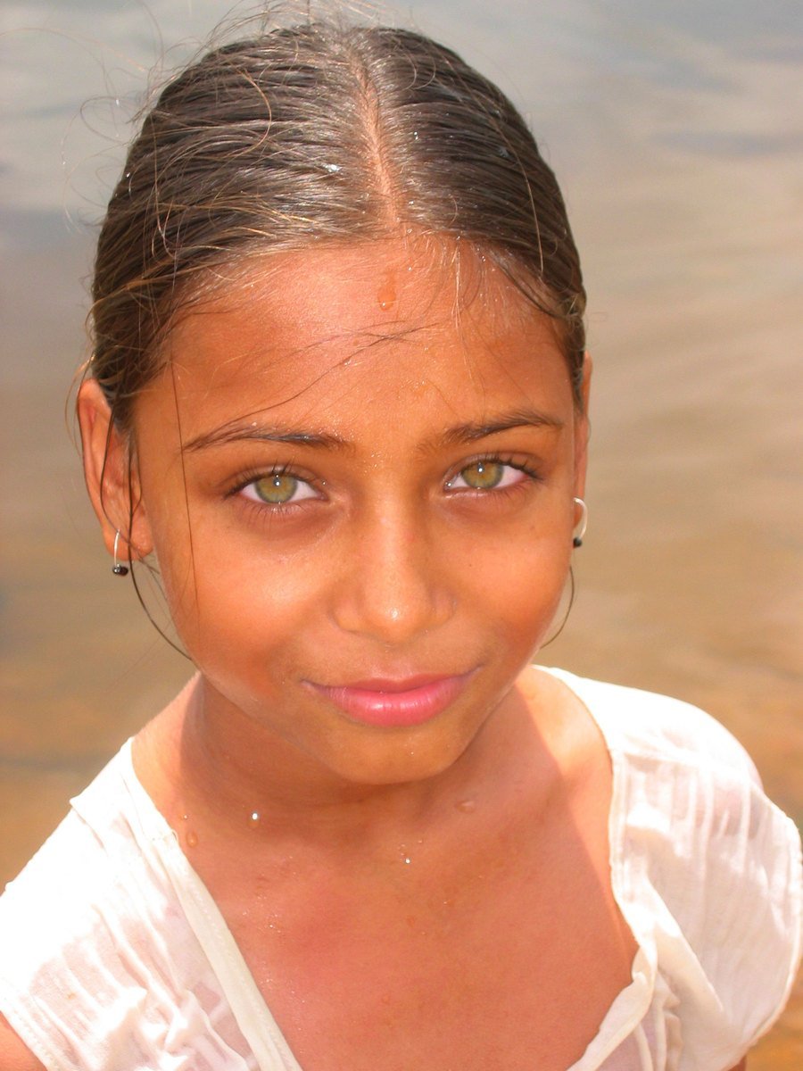Индуски со светлыми глазами