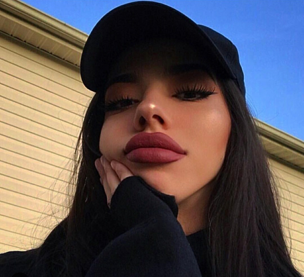 Biggest lips photo. Виктория Уайлд большие губы. Пухлые губы. Накаченные губы. Губы девушки.