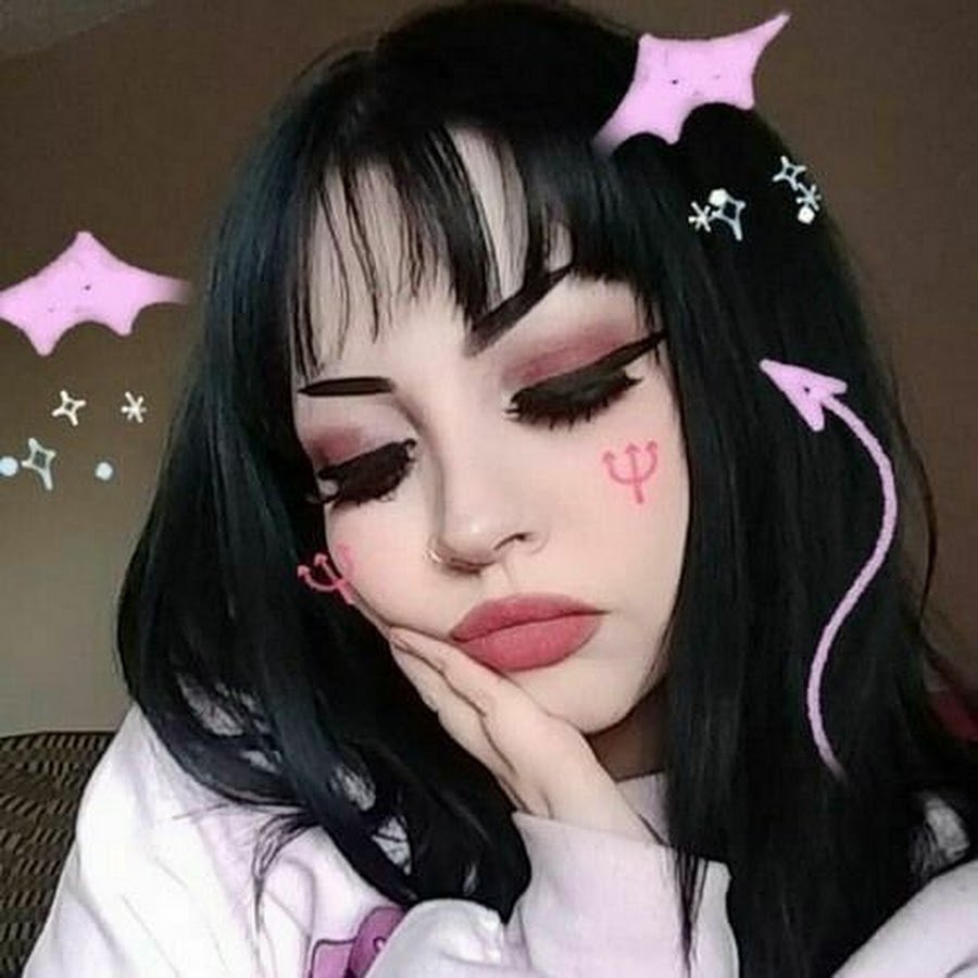 Необычный милый макияж