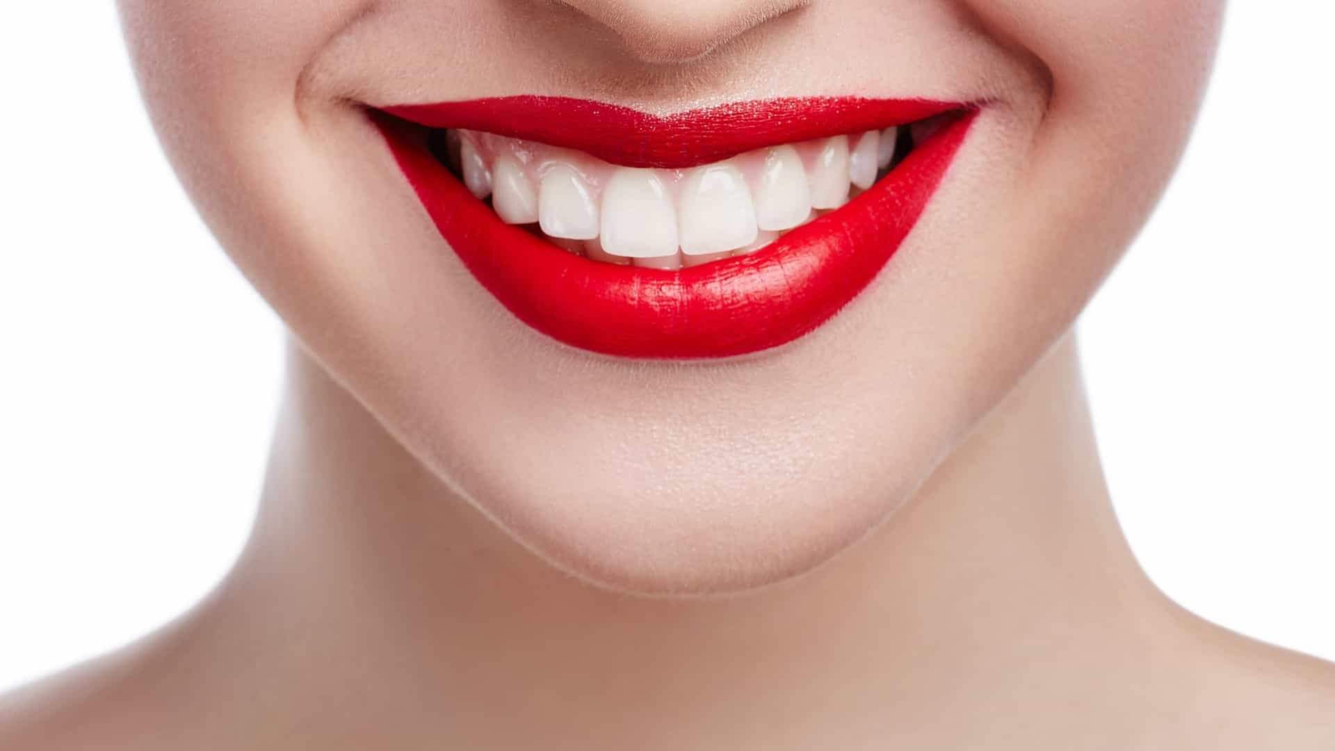 Красивый перманентный макияж губ