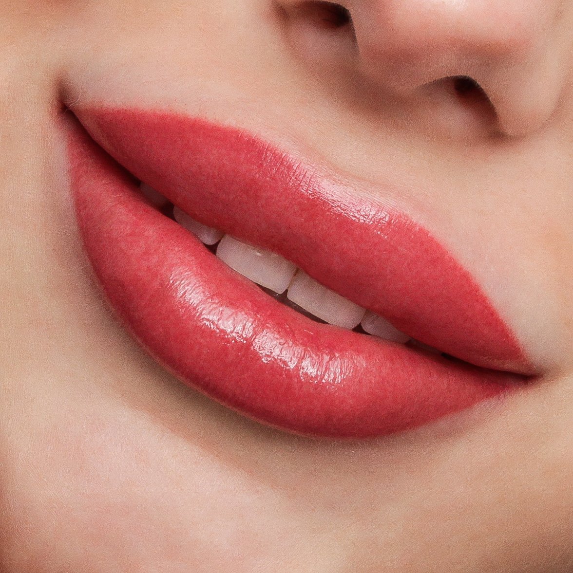 Помада l'Oreal Paris Color riche Shine