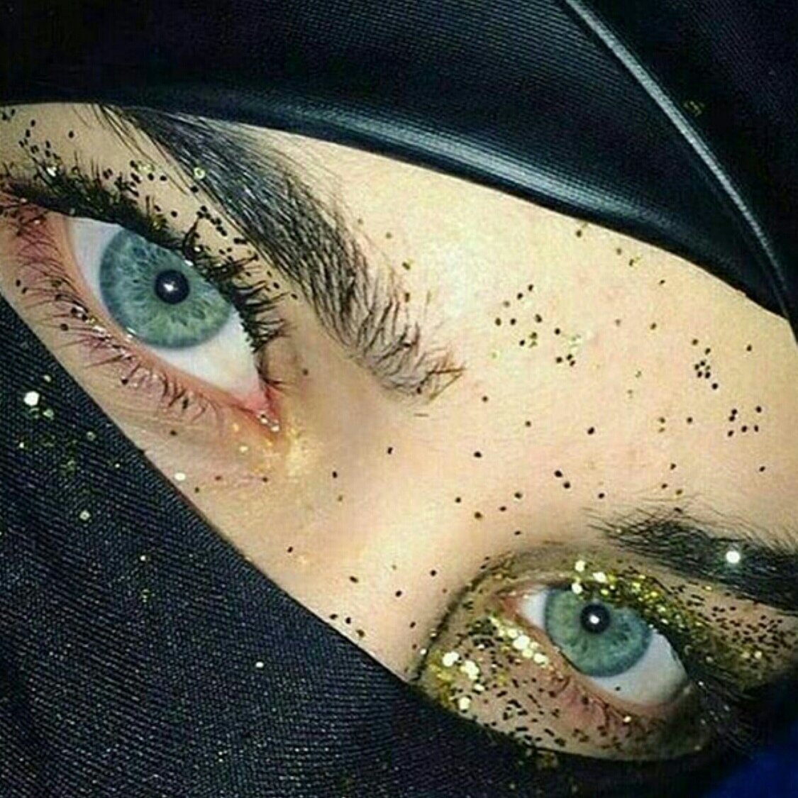Вай черный глаза. Ухти никаб. Никаб террористки. Мусульманка с голубыми глазами. Глаза мусульманки.