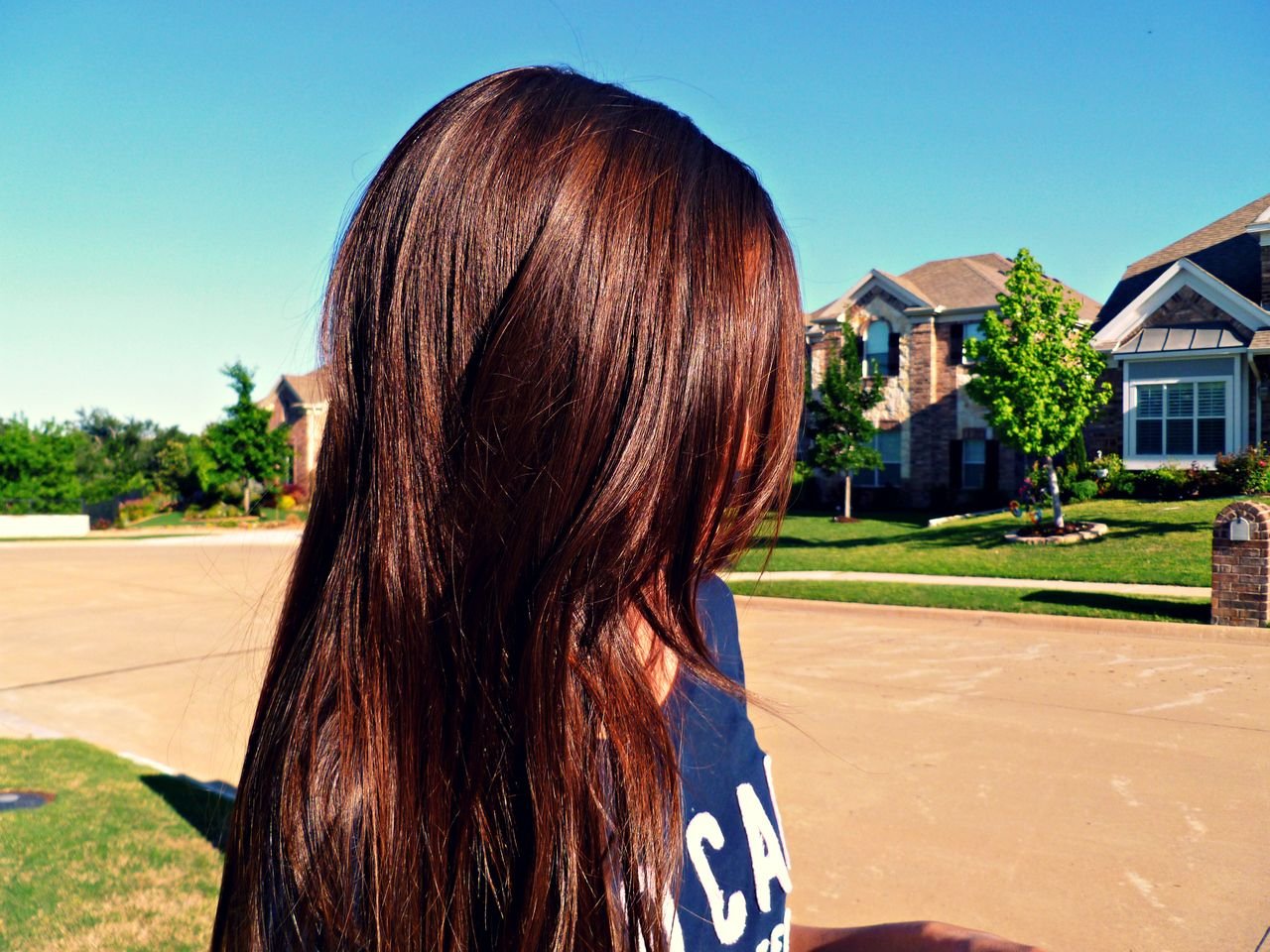 Почему каштановый. Каштановые волосы. Шоколадный цвет волос. Длинные каштановые волосы. Девушки с каштановым цветом волос.